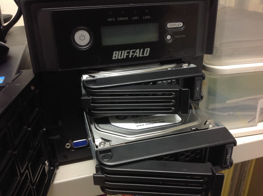 terastation-ts5200d-hdd-inside